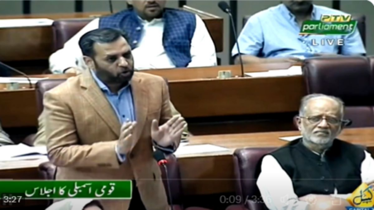 पाकिस्तानी नेता सैय्यद मुस्तफा का संसद में छलका दर्द